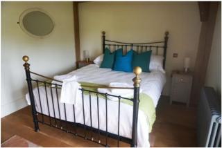 The Barge Inn, Honeystreet - - 7