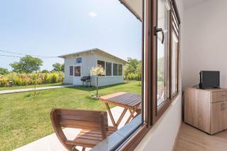 Sea Breeze Vacation House I BBQ & Jacuzzi - Ezerets - 8