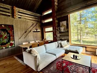 Luosto Villa by Lapland Villas, near Lake Aarnilampi Beach, Great Private Villa for Families & Outdoor Lovers, sauna, wifi - 0