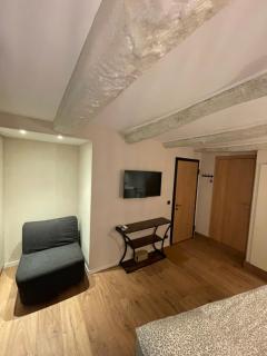 Refurbished apartment in the Old Town, steps from the beach - Menton - 1
