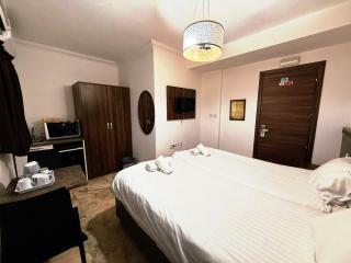 Double Room with ensuite & kitchenette S302 - Sliema - 0