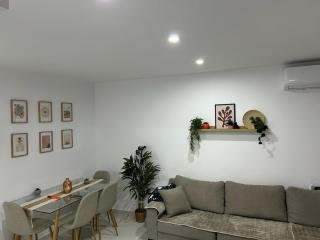 Newly Furnished & Cozy Duplex Netflix& Home office - Vlorë - 9