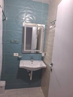 Newly Furnished & Cozy Duplex Netflix& Home office - Vlorë - 7
