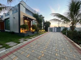 Sreevana Garden Retreat Mokila 3BR By Homeyhuts - Hyderabad - 0