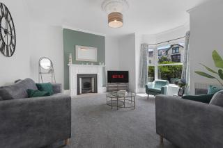 Spacious! 6BR in Beach Road - South Shields - 0