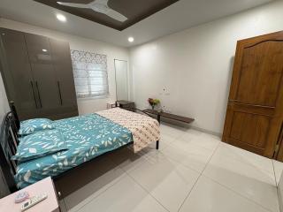 Sreevana Garden Retreat Mokila 3BR By Homeyhuts - Hyderabad - 2