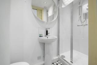 Sheffield 2-Bed Flat by Parks, Trails & Woodland - Ecclesall - 7