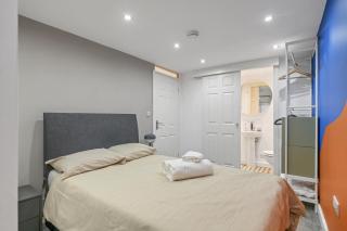 Sheffield 2-Bed Flat by Parks, Trails & Woodland - Ecclesall - 1