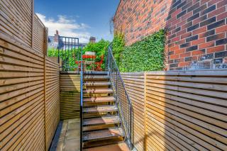 Sheffield 2-Bed Flat by Parks, Trails & Woodland - Ecclesall - 5