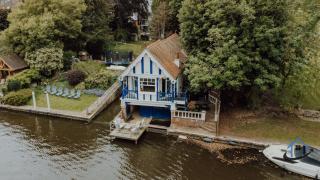Unique Boathouse, detached free parking x4 cars - 0