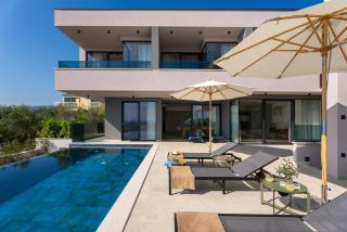 NEW! Villa Pavuza – Luxury 4-Bedroom Seaview Villa - Podstrana - 6
