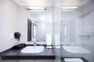 The African Regent Hotel - Accra - 4
