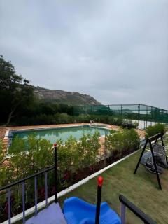 Deccan Green 3BR Pvt Pool Farmhouse By Homeyhuts - - 0