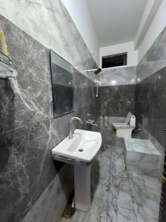 Deccan Green 3BR Pvt Pool Farmhouse By Homeyhuts - - 4