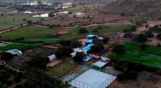 Deccan Green 3BR Pvt Pool Farmhouse By Homeyhuts - - 3