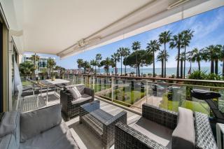 REF 1337 - Cannes Croisette - Sea view apartment for rent - 0