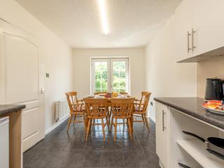 Spacious City House in Telford Pass the Keys - Telford - 3