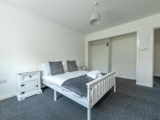 Spacious City House in Telford Pass the Keys - Telford - 1