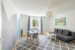 tolle Lage - Charmante Wohnung mit Balkon No1 - 2