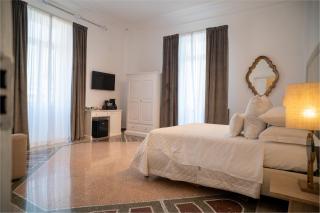 La Corte di Partenope Luxury Suite - 6