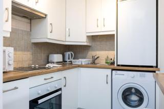 Spacious 2 Bed House - 20 Min Bus To City Center - Dublin - 9