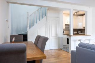 Spacious 2 Bed House - 20 Min Bus To City Center - Dublin - 6