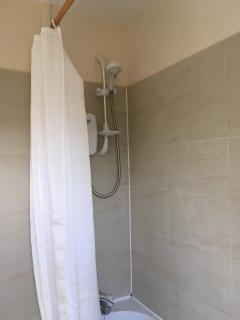 3 bedroom house with free parking and rear garden - Wexford - 4