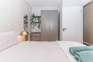 Modern One Bedroom Wavescapes Apartment Muizenberg - 9