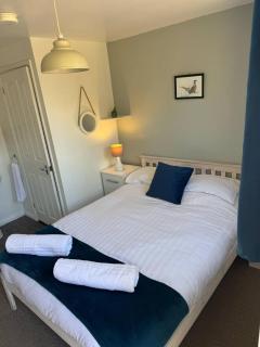 Cabin 2 - Bradwell on Sea - 1