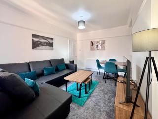 Brandon Grove Stay Sleeps 6 by Week2Week - High Heaton - 9