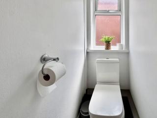 Brandon Grove Stay Sleeps 6 by Week2Week - High Heaton - 5