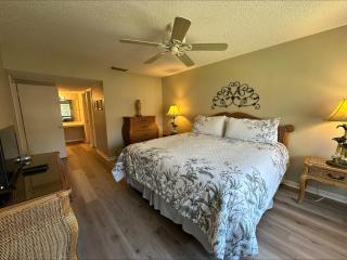 Siesta Dunes 8-203 by Siesta Dunes - Sarasota - 4