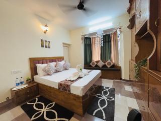 The TreeHouse Kasauli l Couple Friendly l Near Mall Road Kasauli !! - Kasauli - 8