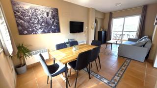 Charming 2BR Classic Flat with Fast Wi-Fi - Larnaca - 2