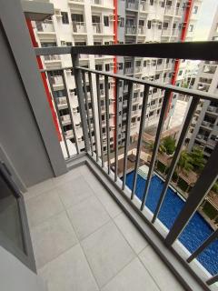 2 bedroom condo with balcony, pool view - Manila - 8