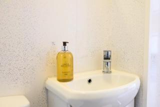 AMBER Delightful Suite Moseley Mews, Birmingham By StayStaycations - 1