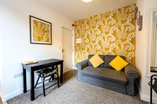 AMBER Delightful Suite Moseley Mews, Birmingham By StayStaycations - Birmingham - 6