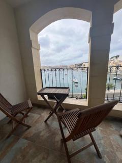 Front Row Golden Hour Stay - Kalkara - 2