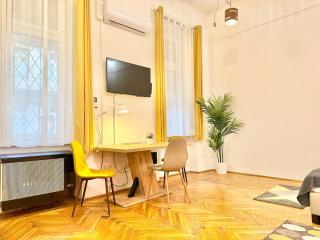 The Poet's apartment - Budapest - 6