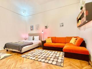 The Poet's apartment - Budapest - 8