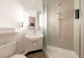 B&B HOTEL Calais Centre St Pierre - Calais - 8