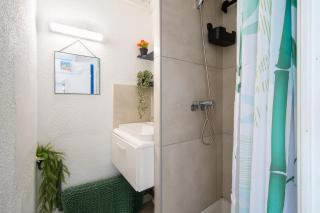Studio cabine cosy Lagon Bleu Piscine, clim, parking, wifi inclus - Le Grau-du-Roi - 2
