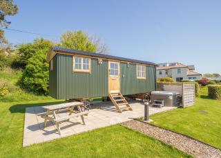 Beacon Shepherd Huts - 1