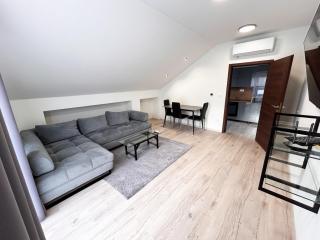 Grey Apartment Hlohovec - Hlohovec - 7