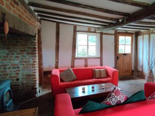 Burnt House Cottage - Barking - 8