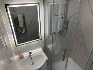 The Greyfriars Suite by Nestura - Leicester - 7