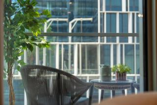 Luxurious 1BR Pool with Burj Khalifa View Dubai Mall - 2