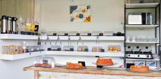 Pousada Lírios do Campo Hidromassagem - Sauna-Ar condicionado - Piscina - salão de jogos - 200 metros da praia Jabaquara - 5