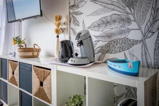 Studio cabine cosy Lagon Bleu Piscine, clim, parking, wifi inclus - Le Grau-du-Roi - 1