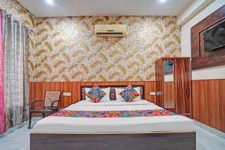 FabHotel Comfort Inn - Greater Noida - 8